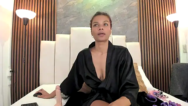 catiusca_reyes_03's cam snapshot