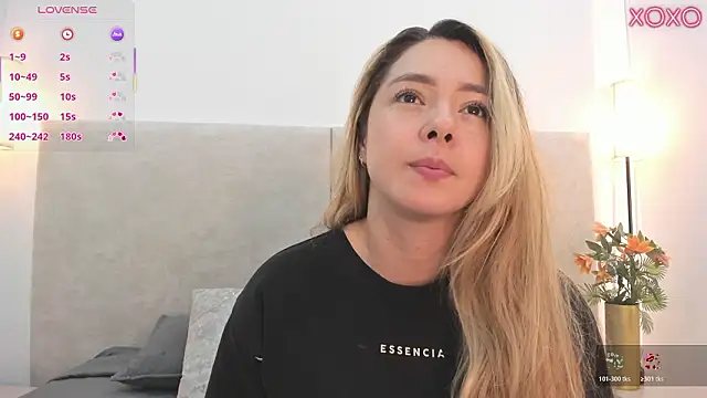 Saori_newman's cam snapshot