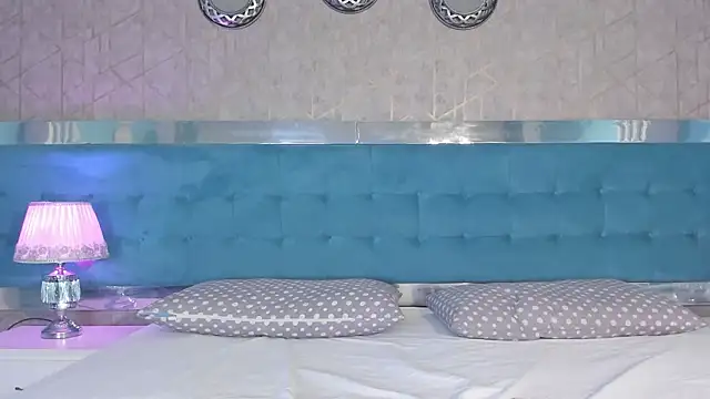 AlaiaDew's cam snapshot