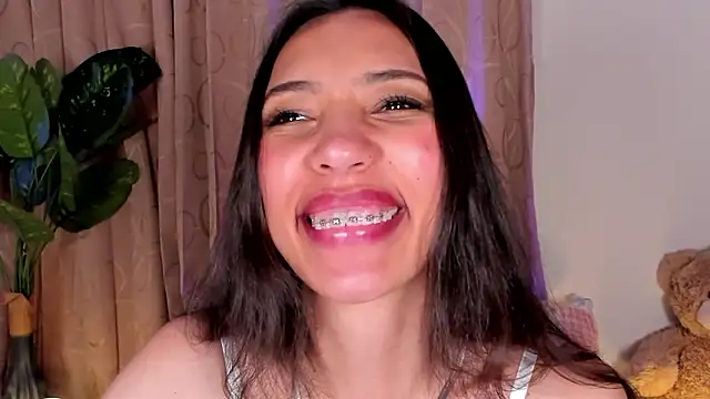 Miss_veronicaa2's cam snapshot