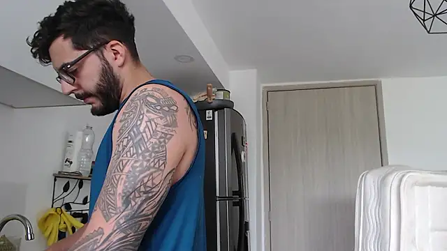 thomas_gun live sex cam