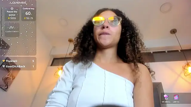 Hanna_Cornee_'s cam snapshot