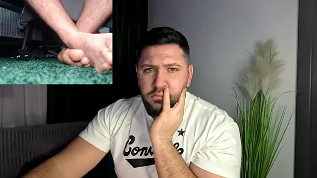 Gold_Alpha_Boy's cam snapshot