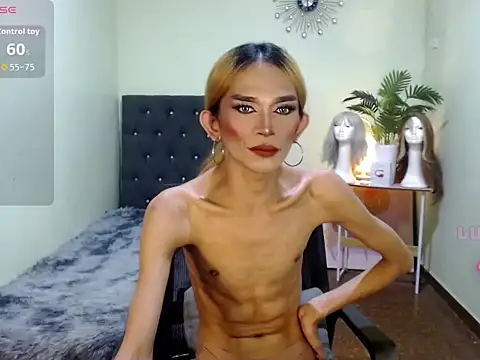 itsmeMonicaloove69 live sex cam