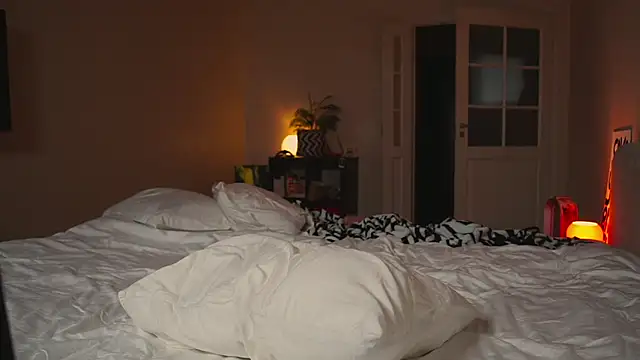 mynaughtynights's cam snapshot