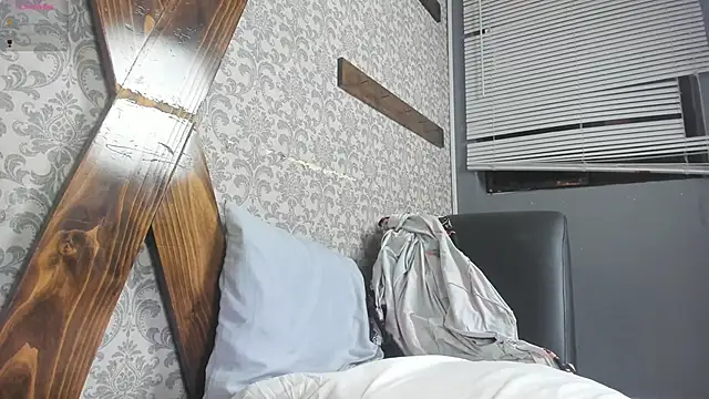 Mia_scarlet69's cam snapshot