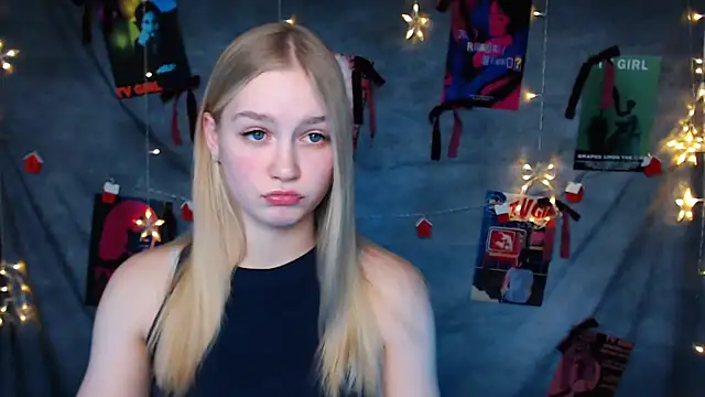 MademoiselleCl's cam snapshot