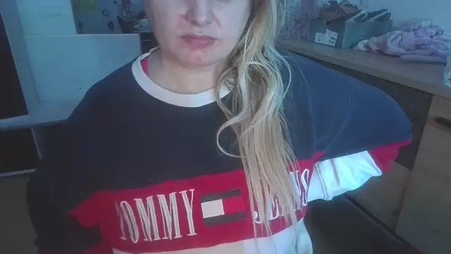 Meliss_Official9's cam snapshot