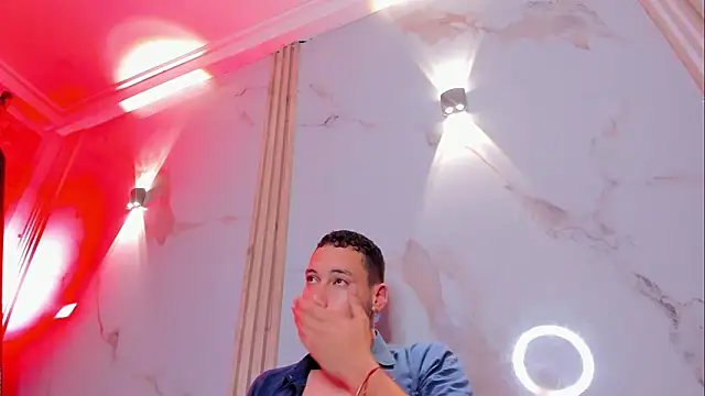 Aron_and_molly's cam snapshot