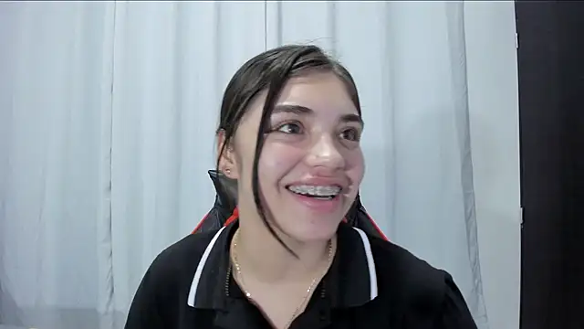 EmmaSnnow's cam snapshot