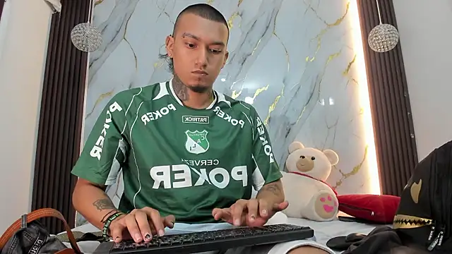 _cannabitch live sex cam