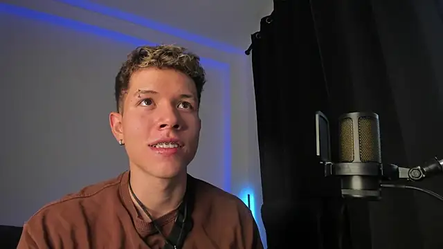 nathan_blake live sex cam