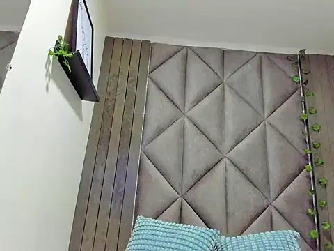 ChloeeMiller__'s cam snapshot