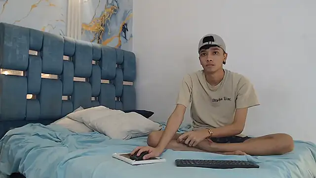 VERY_HOT_GUYS live sex cam