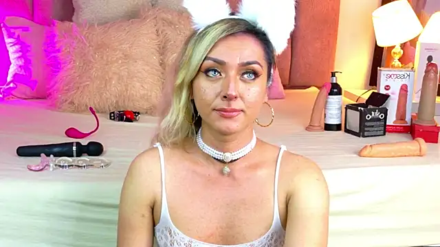 Lunitaa_Diva live sex cam