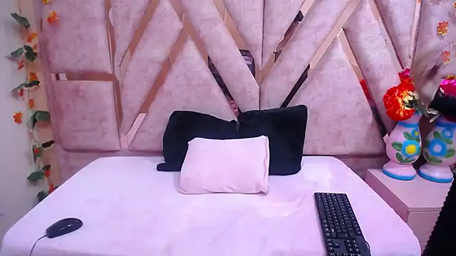 CataleyaLars20's cam snapshot