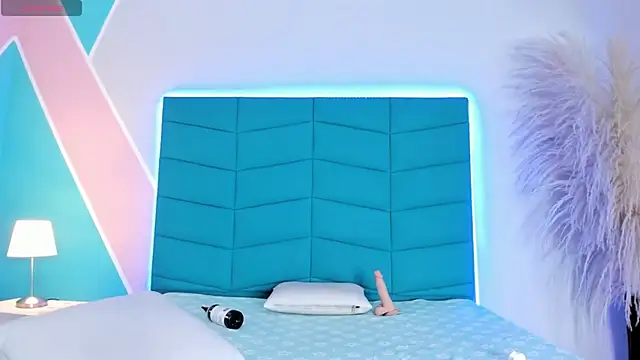 mara_winters_'s cam snapshot