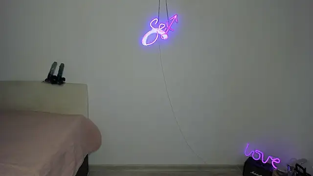 Bitch_Coin's cam snapshot