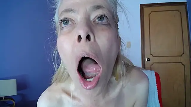 sophia_ny's cam snapshot