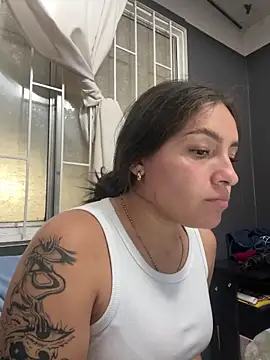 Alyha_Cortes's cam snapshot