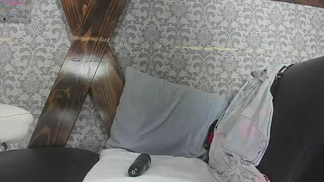 Mia_scarlet69's cam snapshot