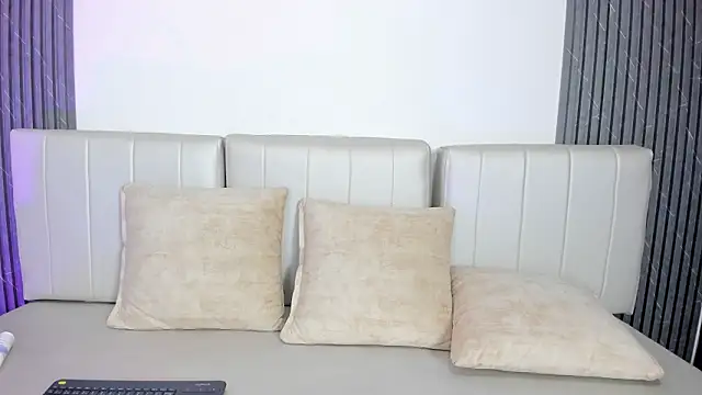 Pamela_SkinnySexy's cam snapshot