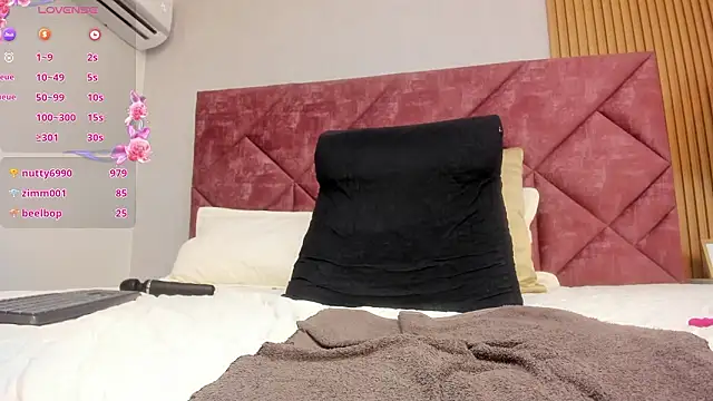 Gabriela_1x's cam snapshot