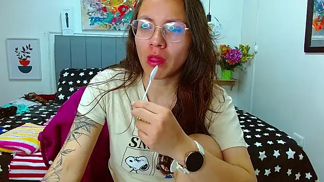 karlamorris_'s cam snapshot