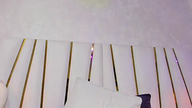 violet_gray_'s cam snapshot