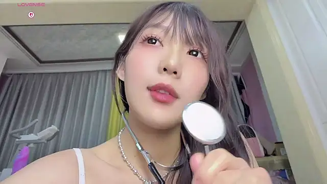 Yaya--728 live sex cam