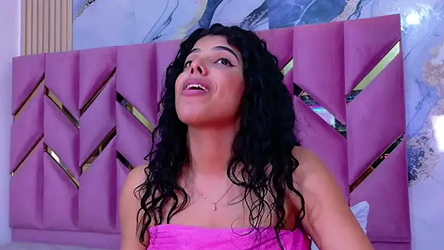 hotiergirl's cam snapshot