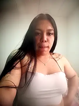 Kyla_Left's cam snapshot