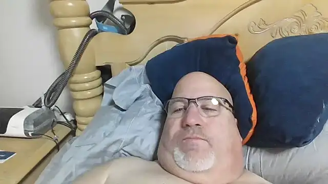 Bigbear0563 live sex cam