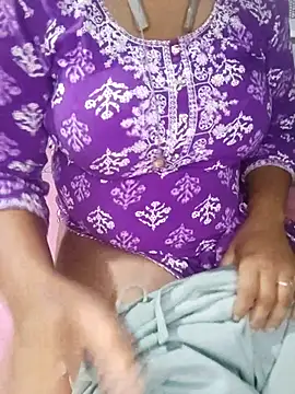 reena_hotry's cam snapshot