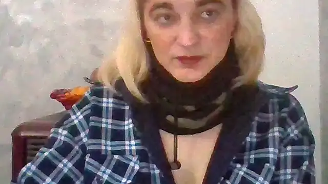 GoldenAngelMilf's cam snapshot