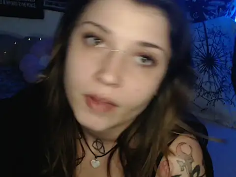 AlienforTwenty's cam snapshot