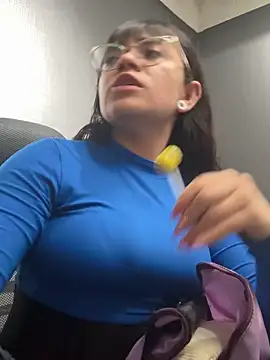 AngieRousse_'s cam snapshot