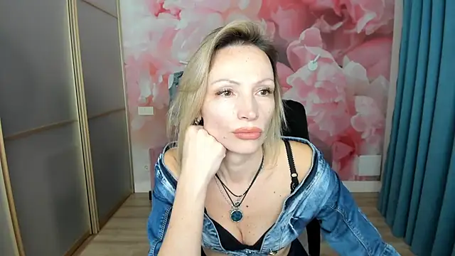 AlinaMoor's cam snapshot