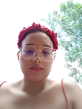 young_dairy01's cam snapshot