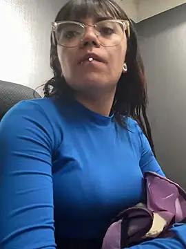 AngieRousse_'s cam snapshot