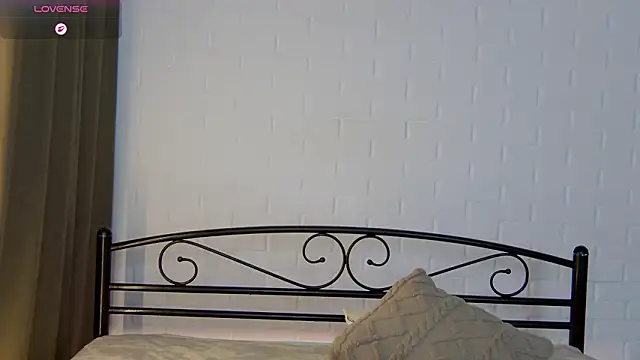 _RiverLov's cam snapshot