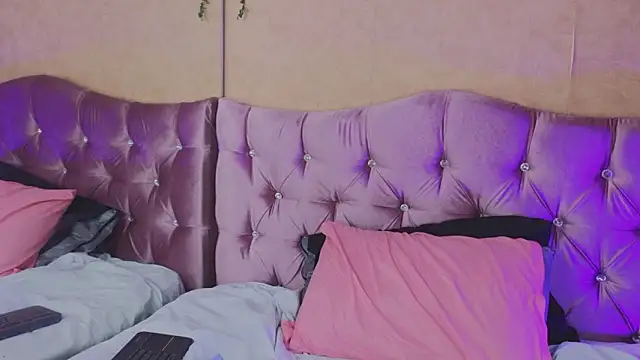 Missy_22_'s cam snapshot