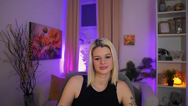 _Kitty_Cute_'s cam snapshot