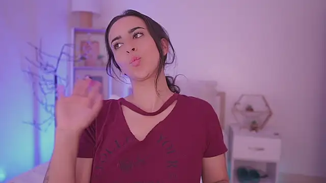 Enola_Holmes_'s cam snapshot