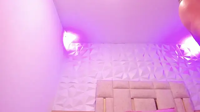 PauletteJ's cam snapshot