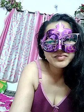 thanusi_2's cam snapshot