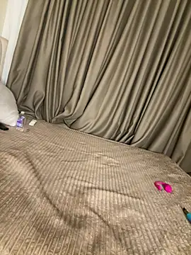 strong-gir's cam snapshot