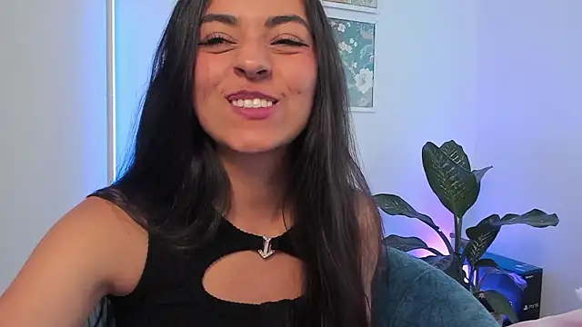 canelleGarces's cam snapshot