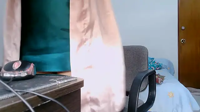 luxandracon23's cam snapshot