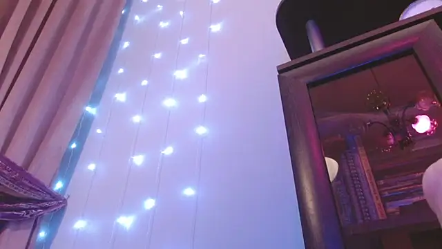 julia_renard's cam snapshot